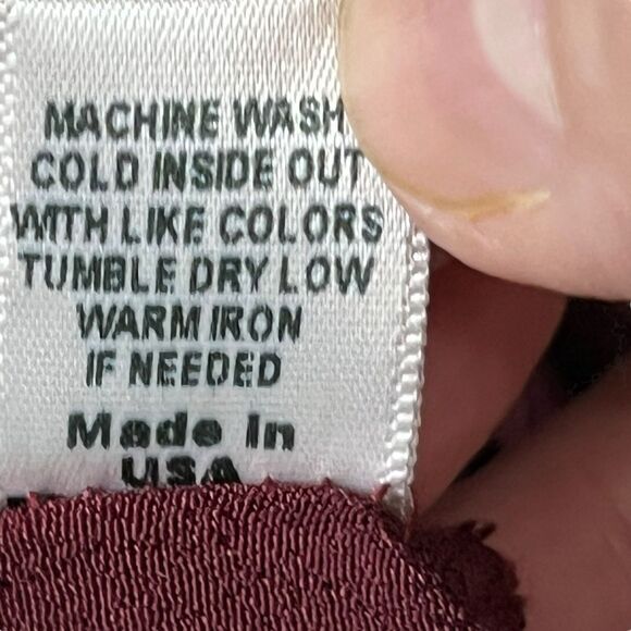 MONROW NWT Crepe Jumpsuit Women’s XS Bordeaux Long Sleeve Button Waist Work - Picture 11 of 12